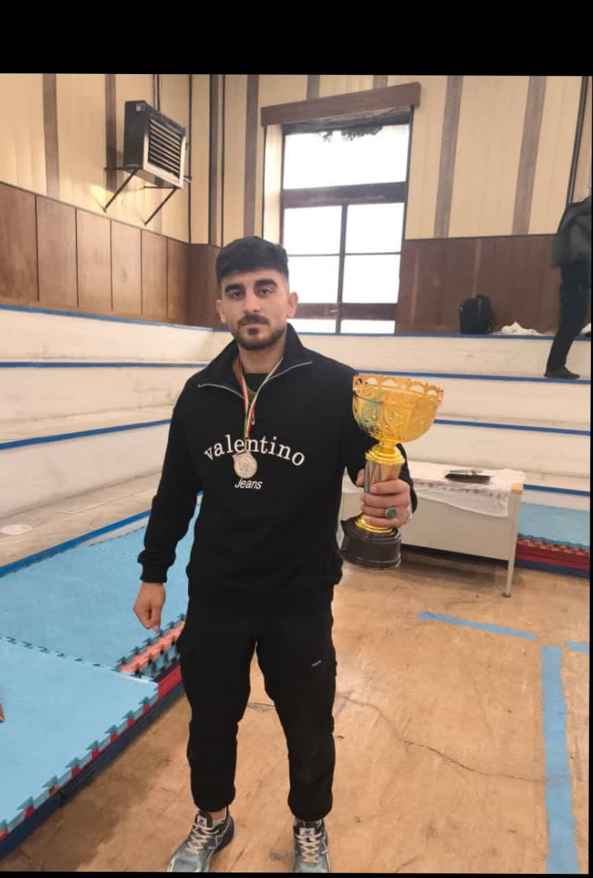 جوان گناوه ای نایب قهرمان مسابقات کاراته سبک کیوکوشین نیروهای مسلح کشور